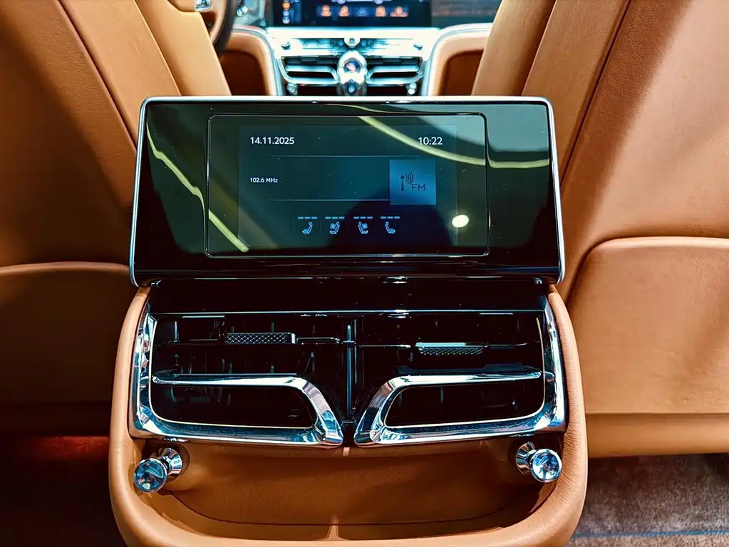 Bentley Flying Spur PHEV — фото 20