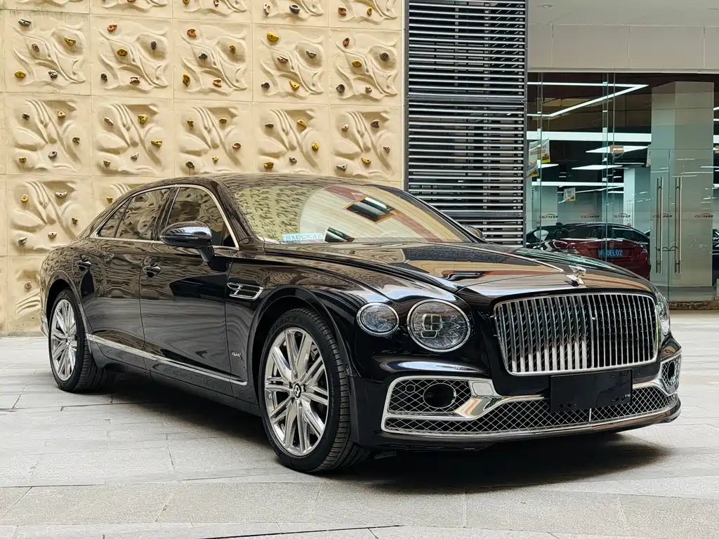 Bentley Flying Spur PHEV — фото 3