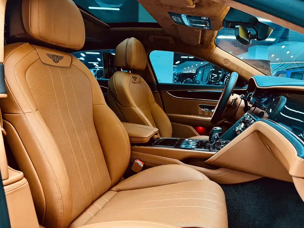Bentley Flying Spur PHEV — фото 21