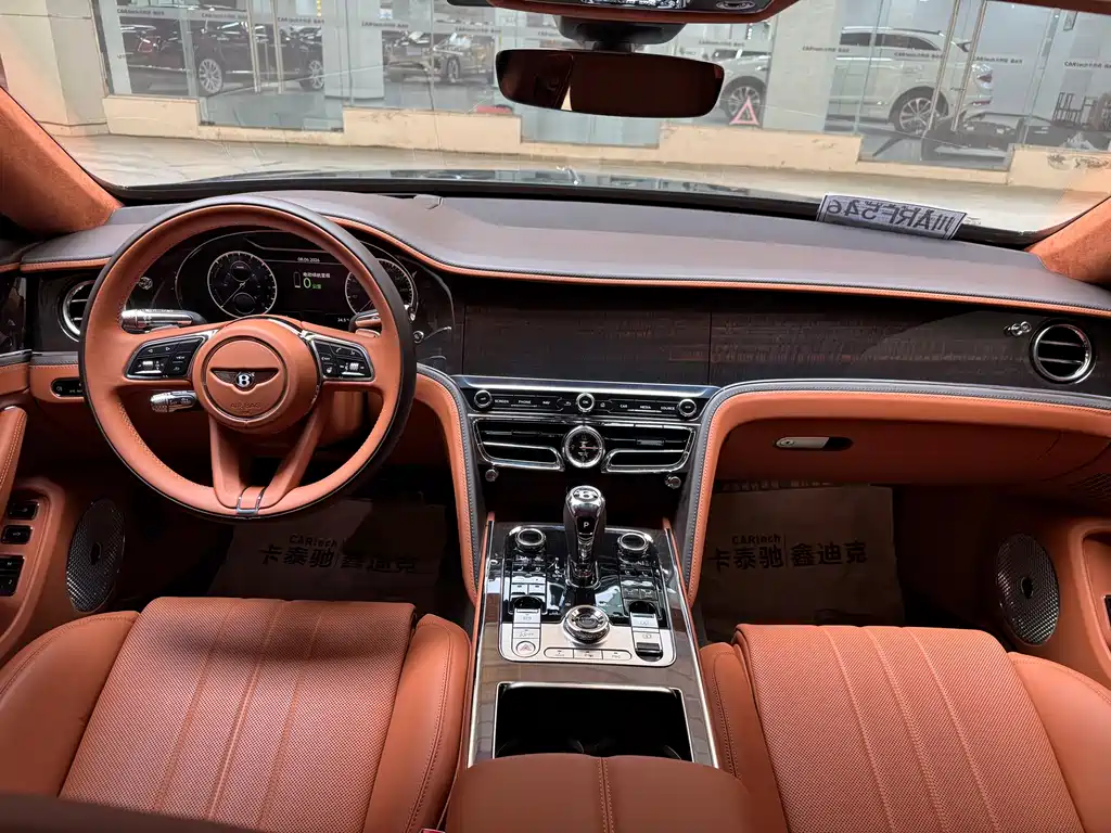 Bentley Flying Spur PHEV — фото 10