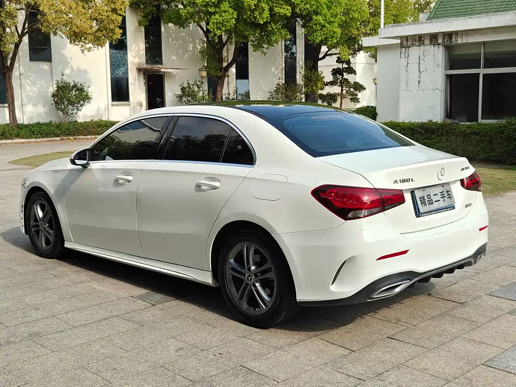 Mercedes-Benz A-Class — фото 9