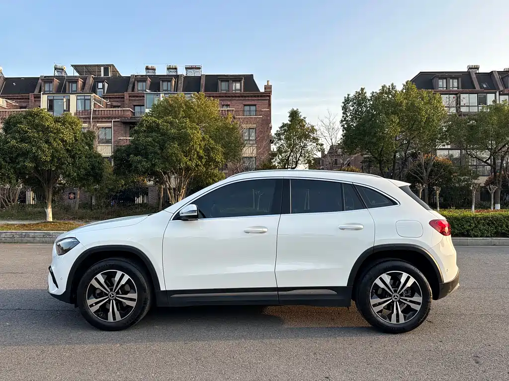 Mercedes-Benz GLA — фото 3