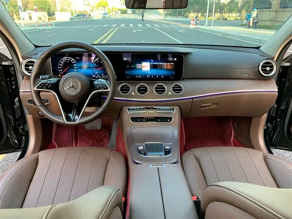 Mercedes-Benz E-Class — фото 10