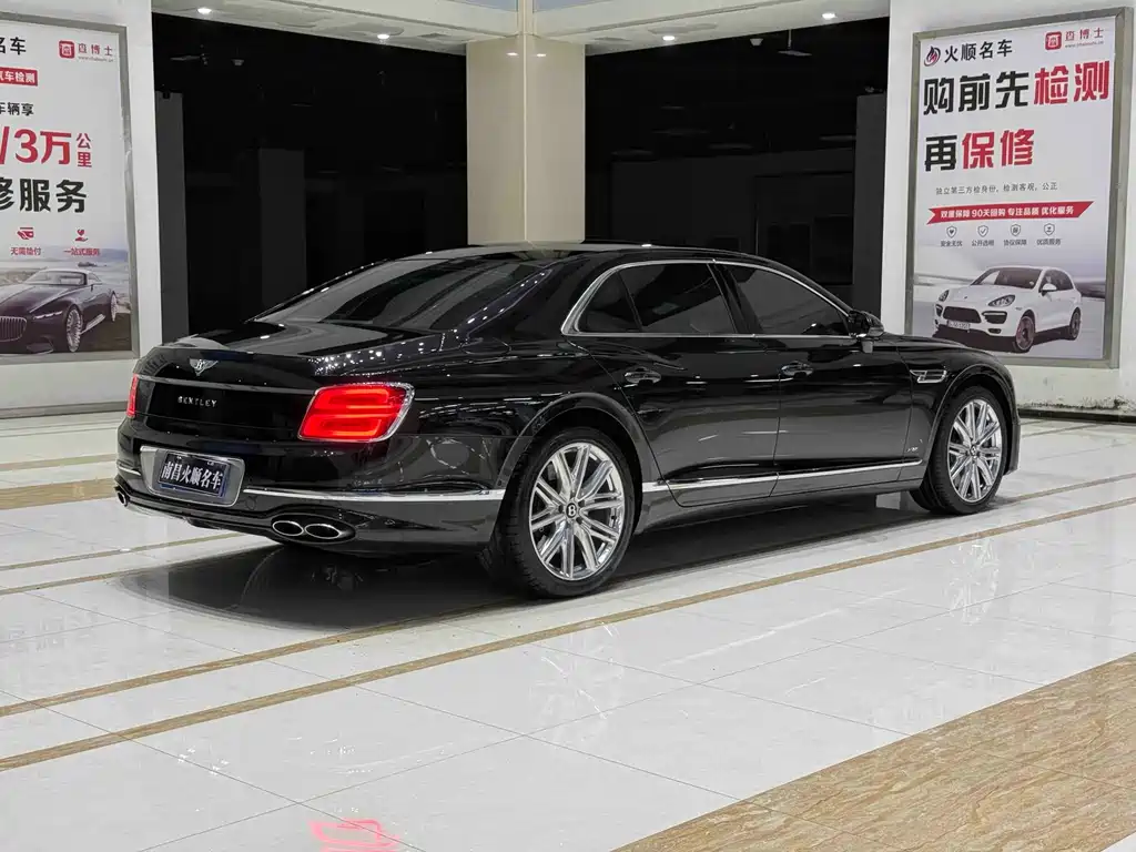 Bentley Flying Spur — фото 6