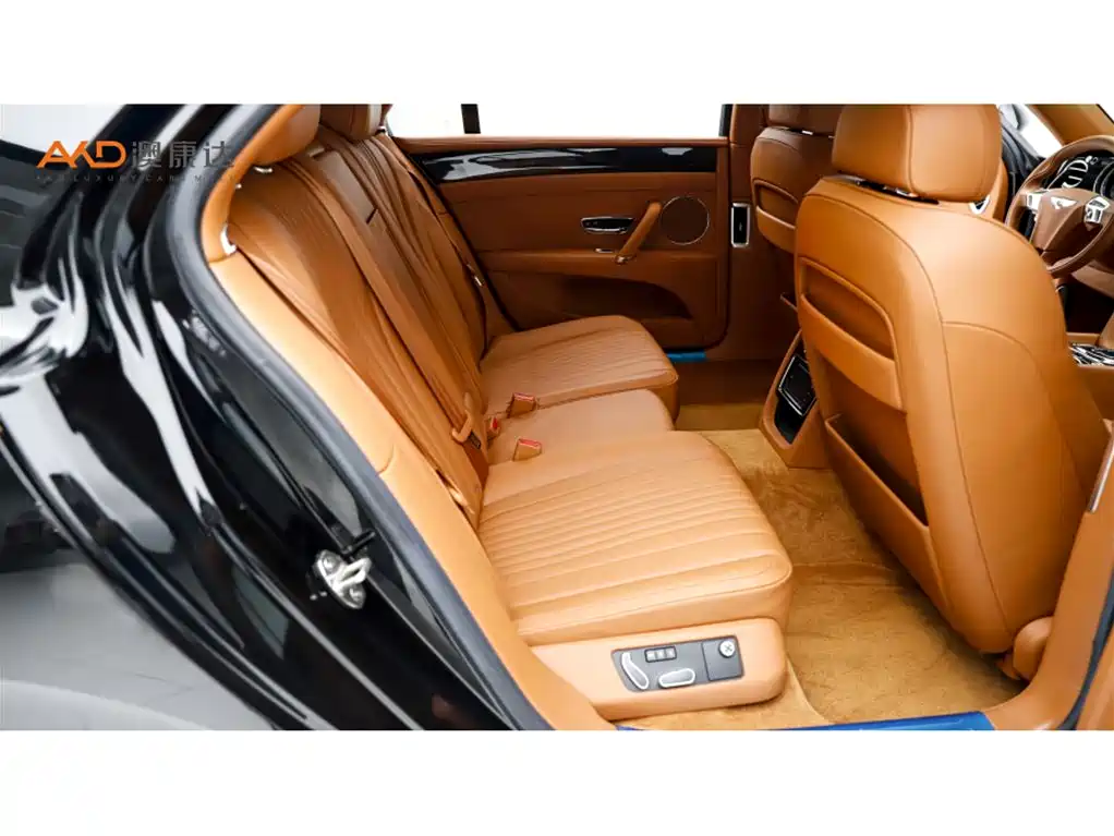 Bentley Flying Spur — фото 8