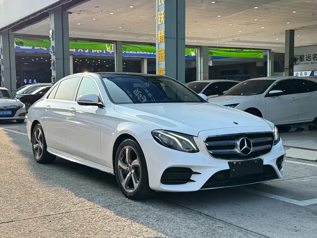 Mercedes-Benz E-Class — фото 3