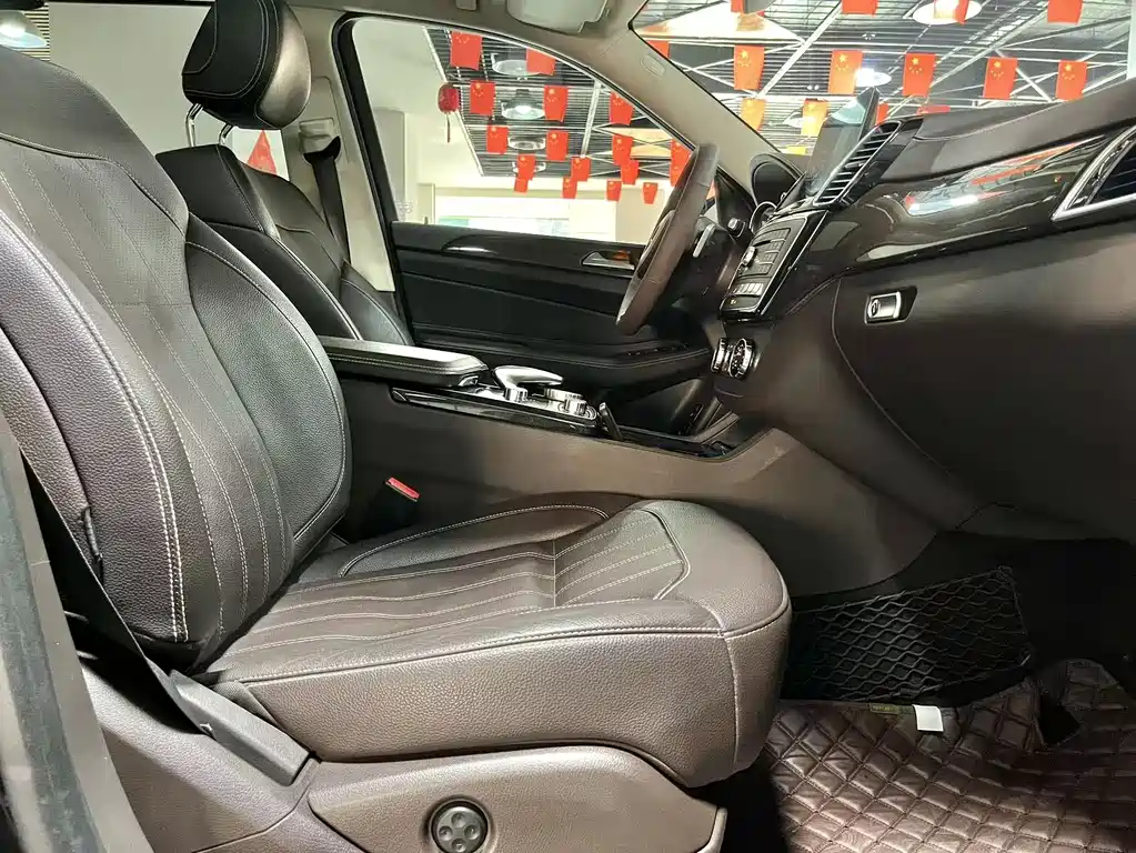 Mercedes-Benz GLS — фото 13