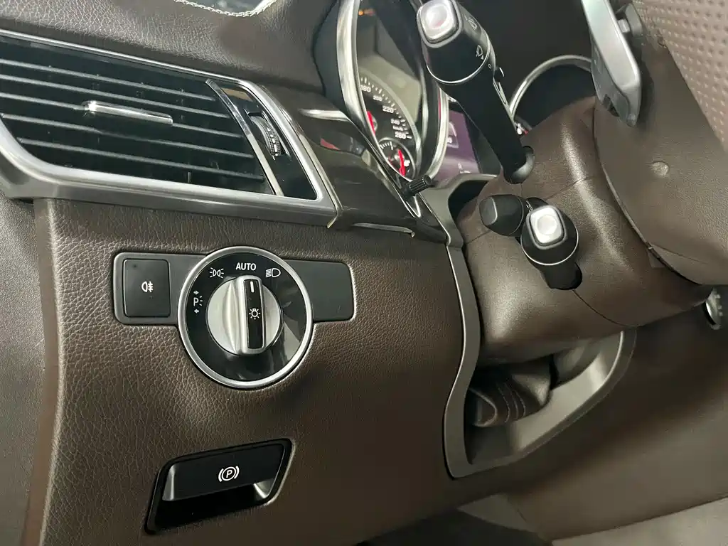 Mercedes-Benz GLS — фото 4
