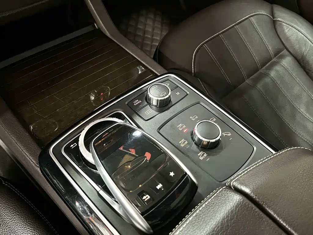 Mercedes-Benz GLS — фото 10