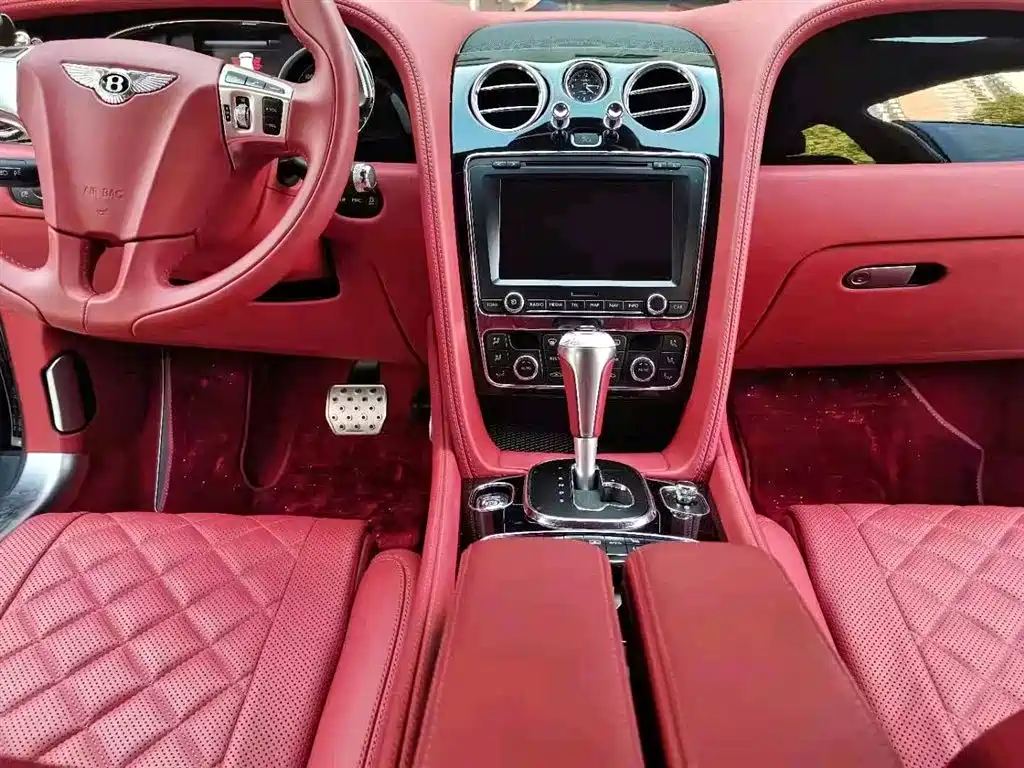 Bentley Flying Spur — фото 3