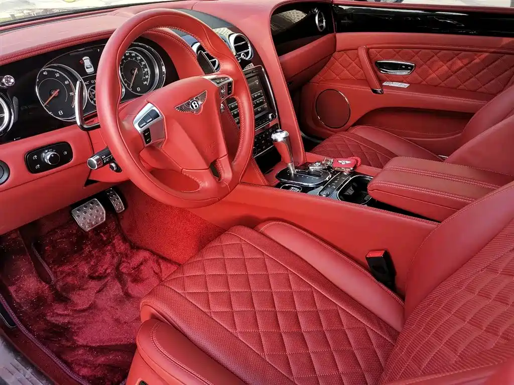 Bentley Flying Spur — фото 4