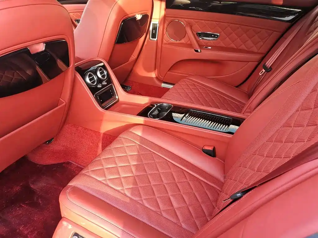 Bentley Flying Spur — фото 6