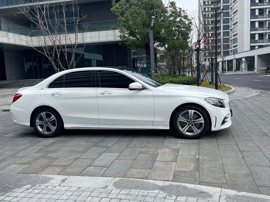 Mercedes-Benz C-Class — фото 4