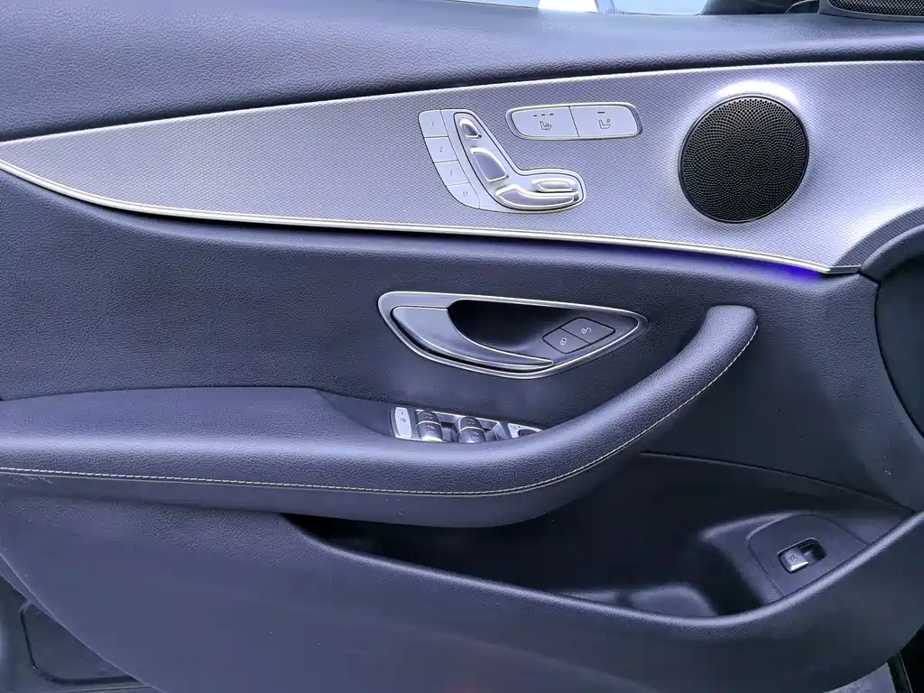 Mercedes-Benz E-Class (Import) — фото 4