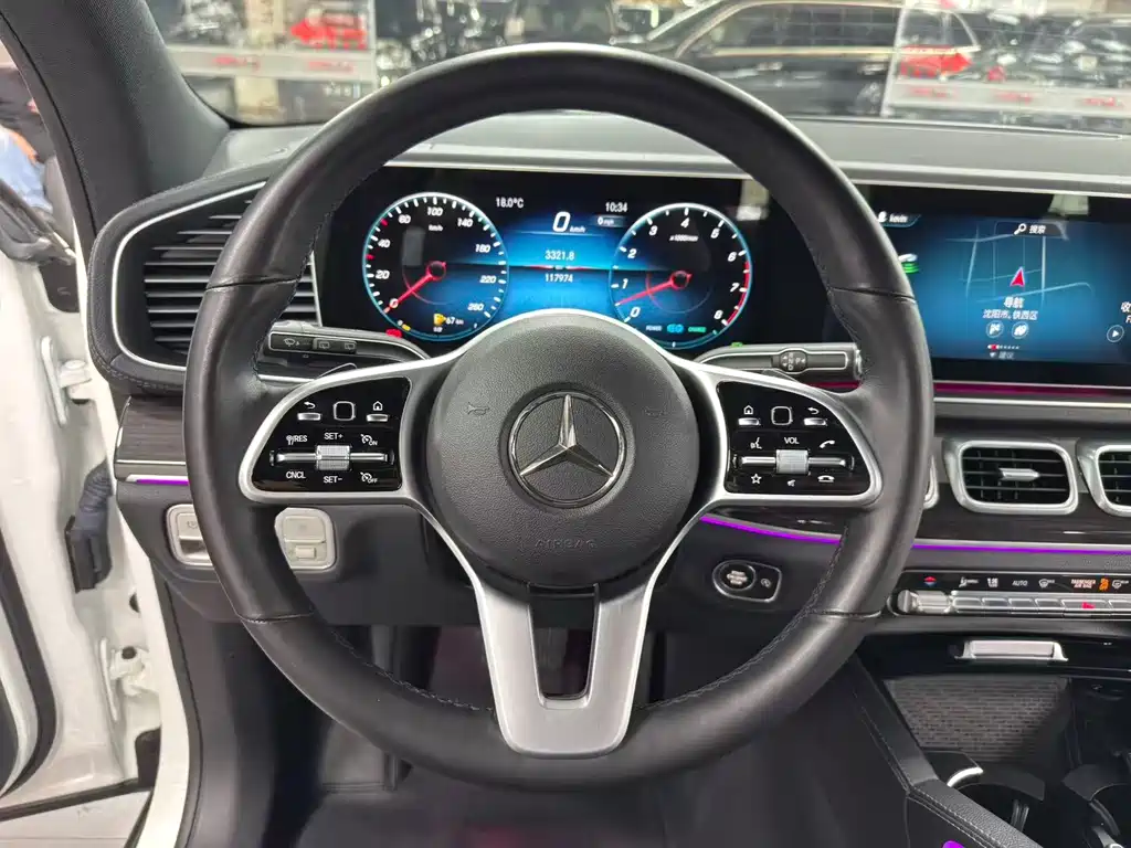 Mercedes-Benz GLS — фото 8