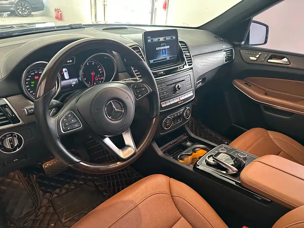 Mercedes-Benz GLS — фото 7