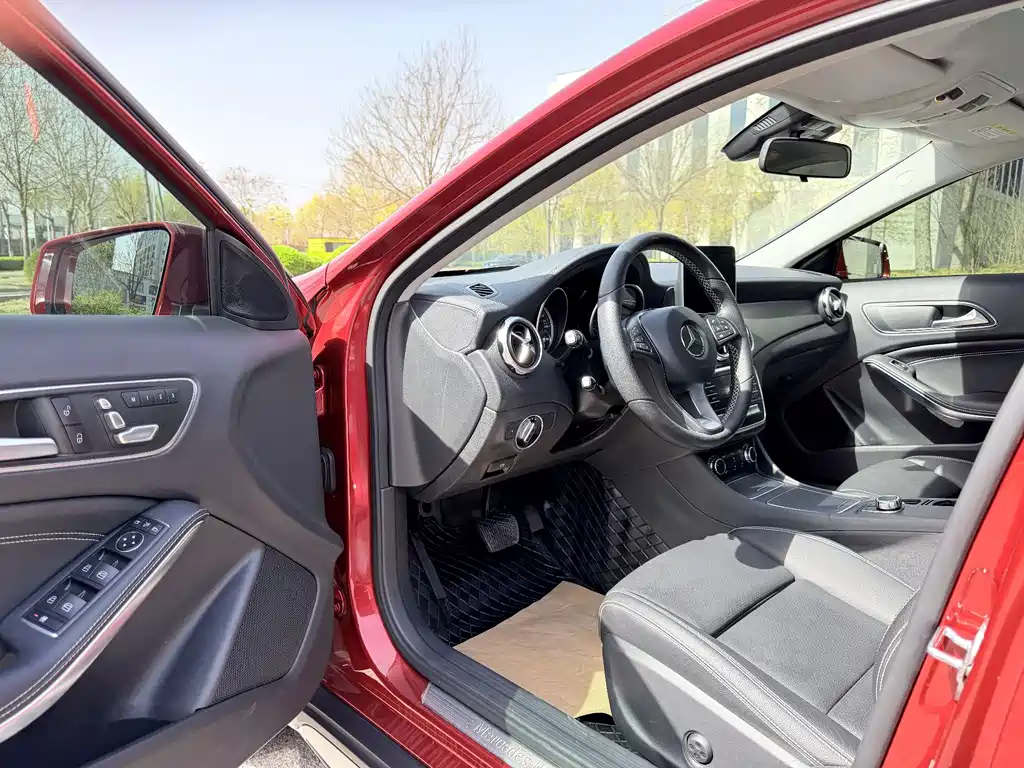 Mercedes-Benz GLA — фото 11