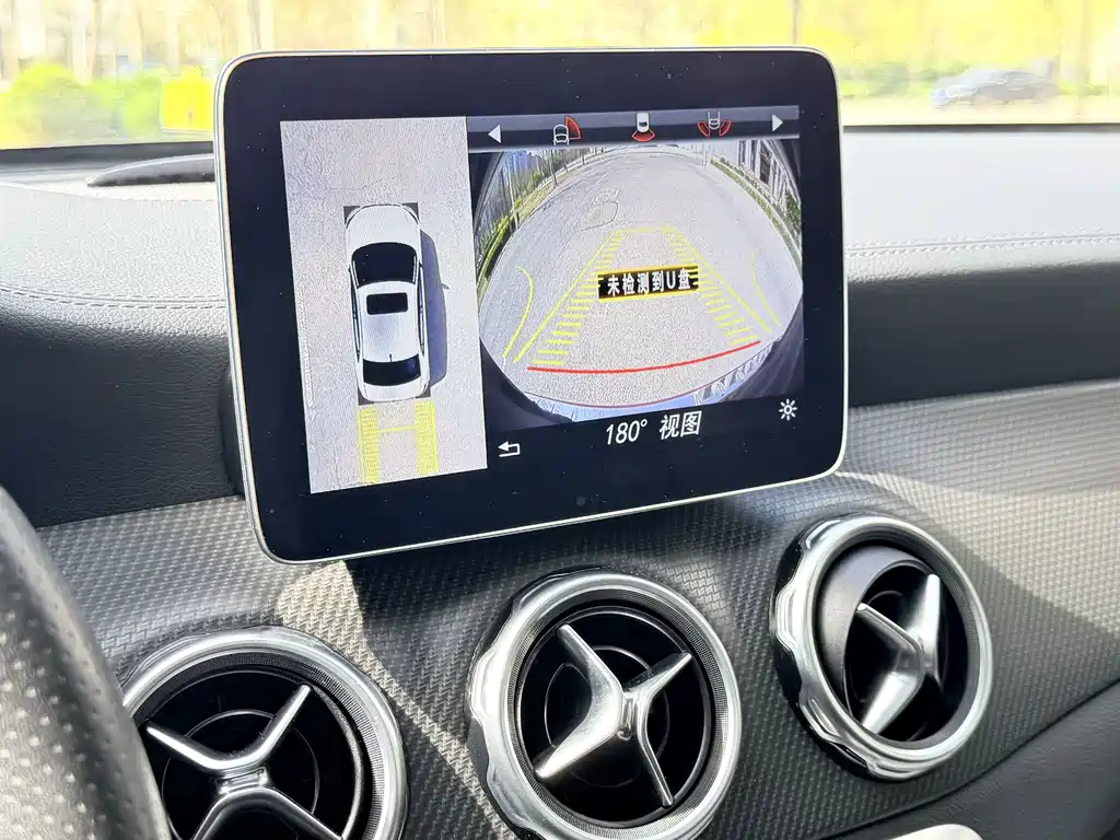 Mercedes-Benz GLA — фото 15