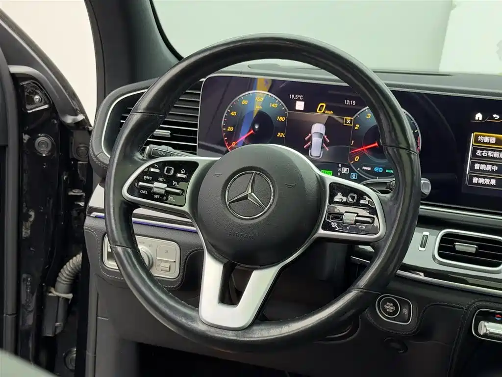 Mercedes-Benz GLE — фото 13