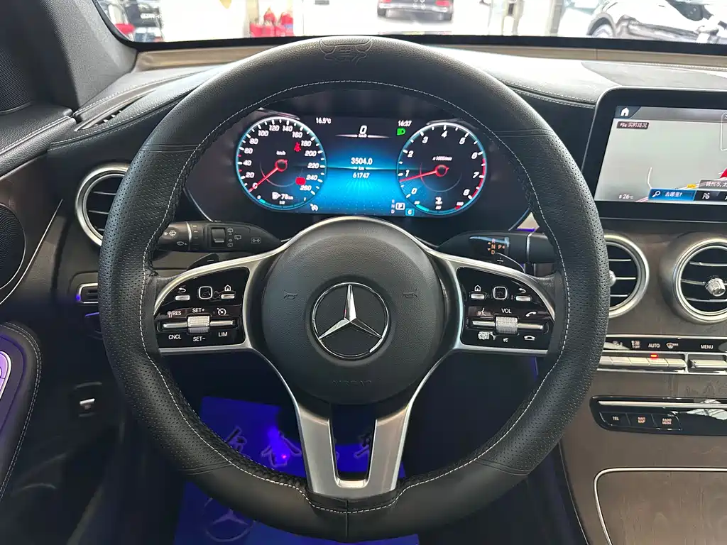 Mercedes-Benz GLC — фото 11