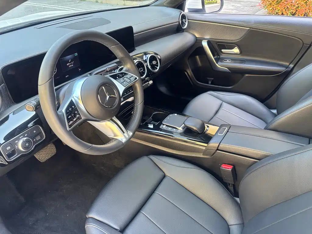 Mercedes-Benz A-Class — фото 14