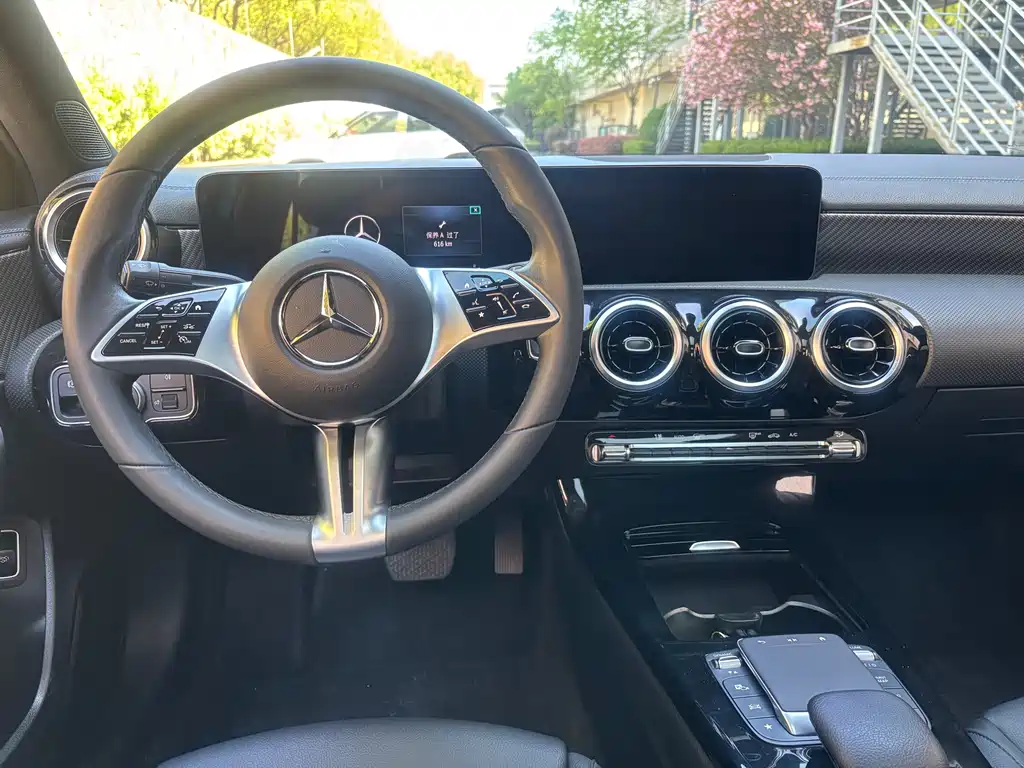 Mercedes-Benz A-Class — фото 15