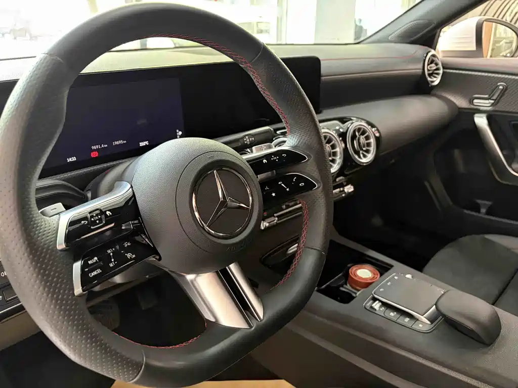 Mercedes-Benz A-Class — фото 3