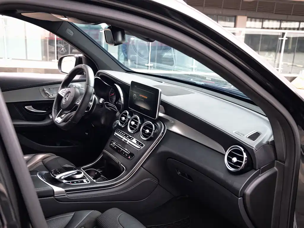 Mercedes-Benz GLC AMG — фото 24