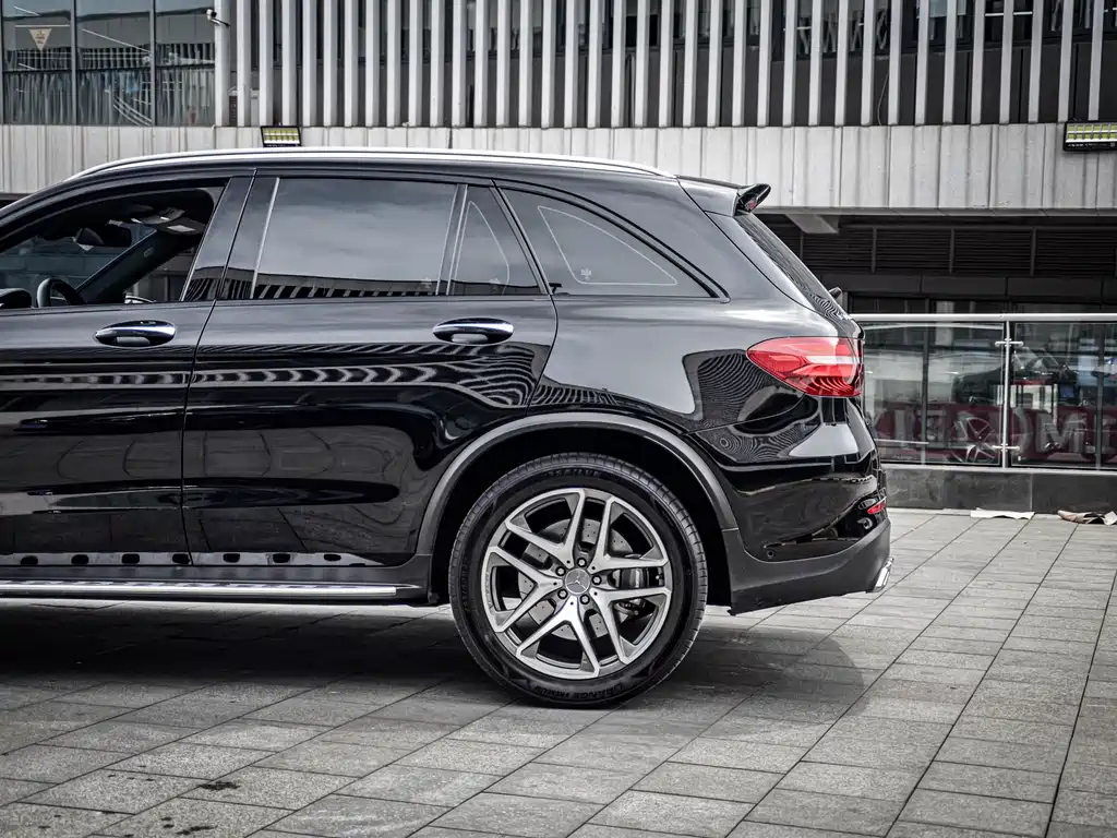 Mercedes-Benz GLC AMG — фото 9