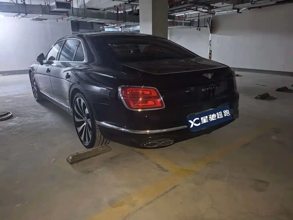 Bentley Flying Spur — фото 2