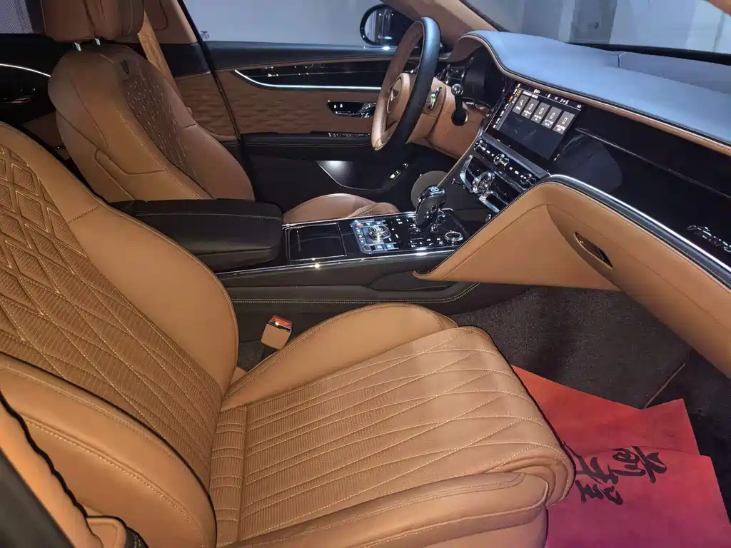 Bentley Flying Spur — фото 4
