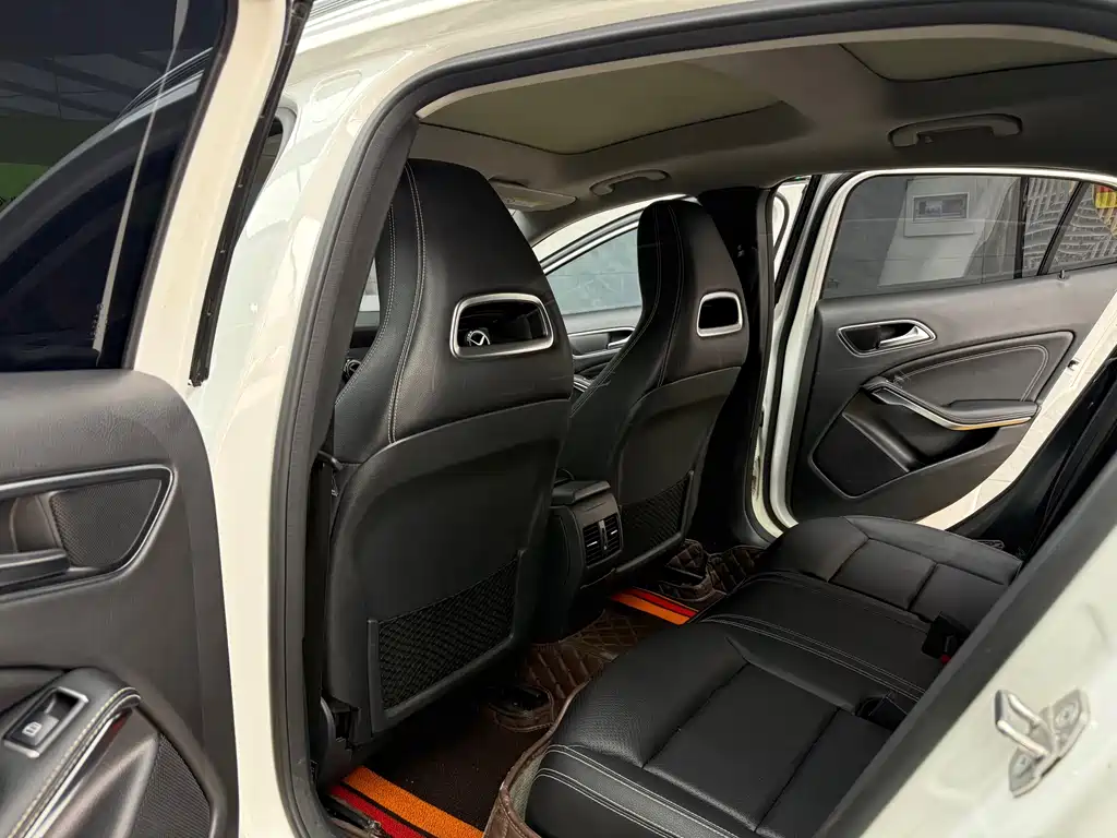 Mercedes-Benz GLA — фото 6