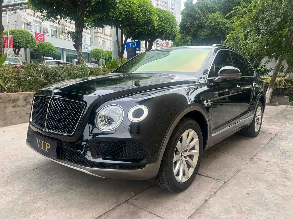 Bentley Bentayga — фото 2