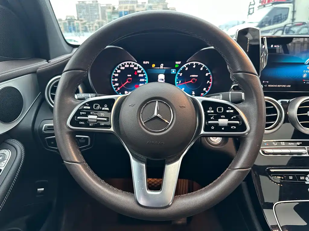 Mercedes-Benz GLC — фото 6