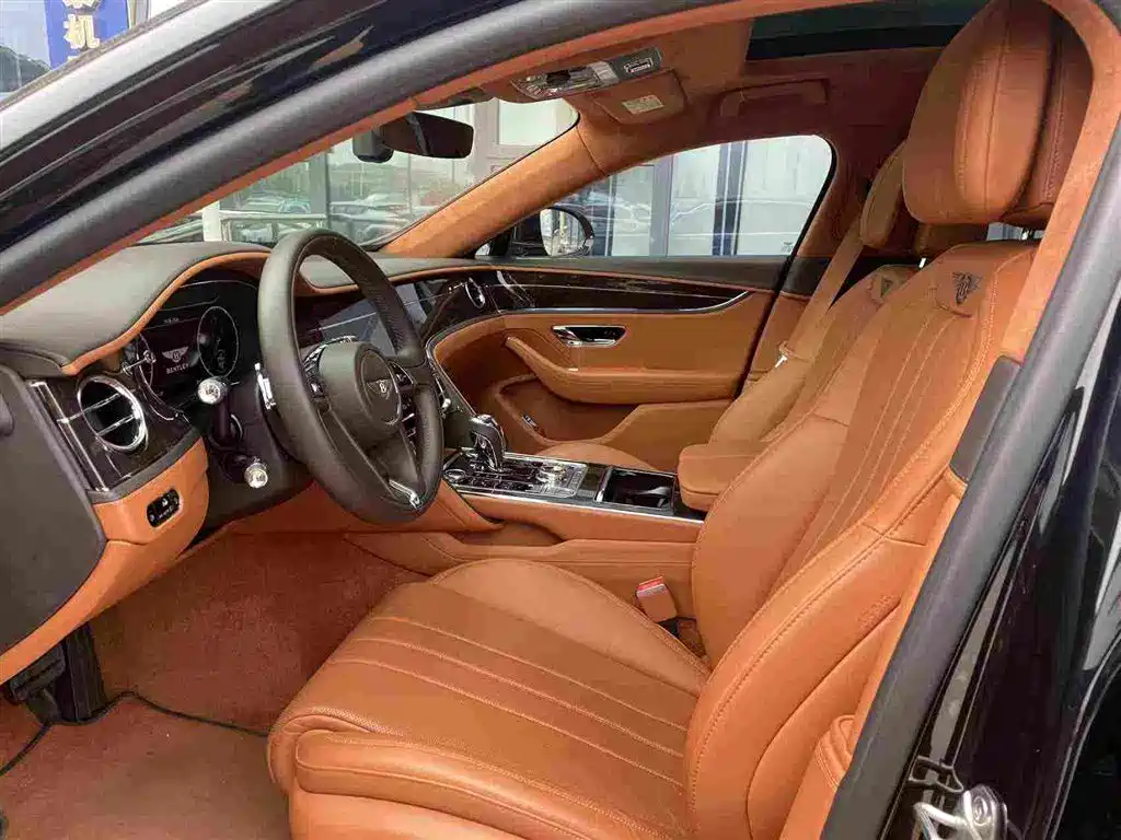 Bentley Flying Spur — фото 5