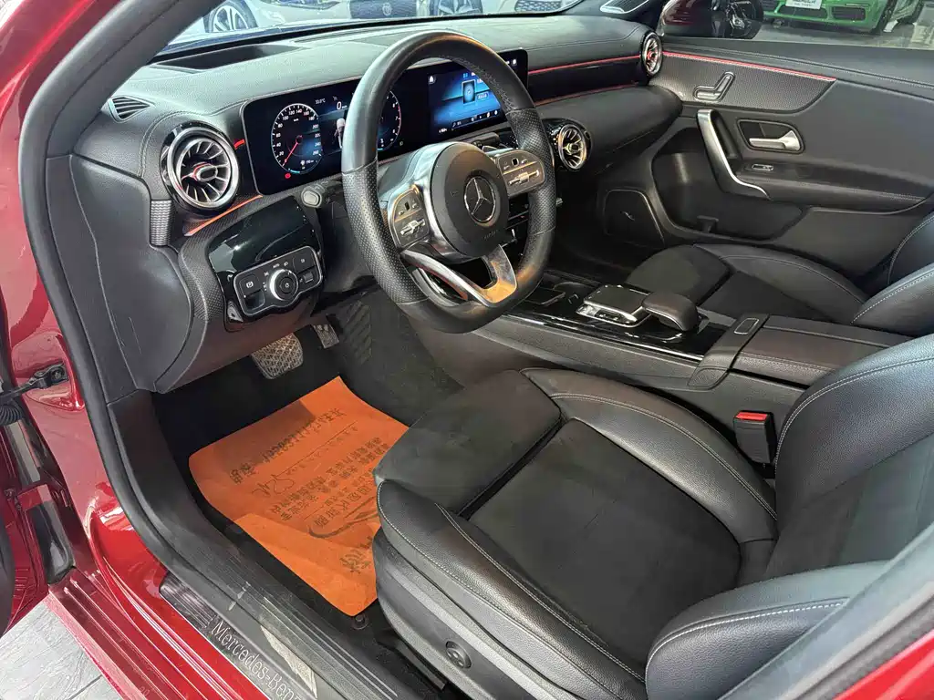 Mercedes-Benz A-Class — фото 10