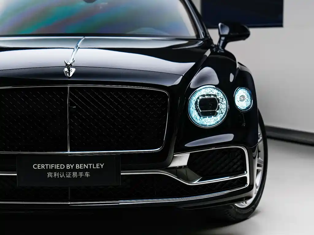 Bentley Flying Spur PHEV — фото 2