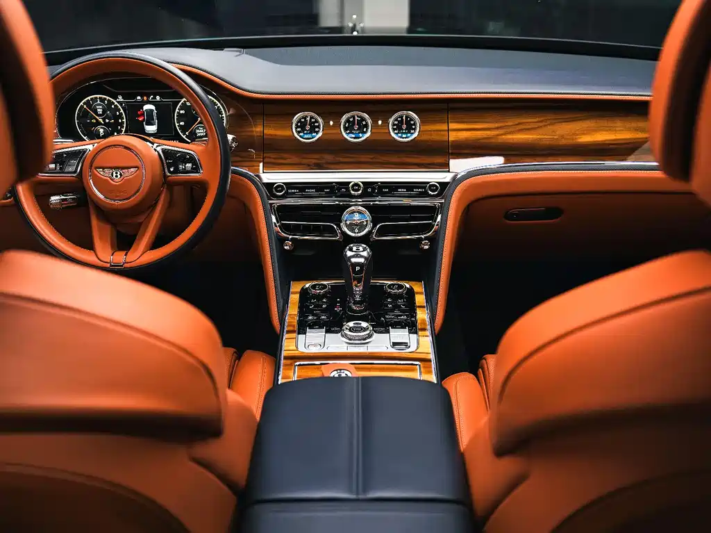 Bentley Flying Spur PHEV — фото 4