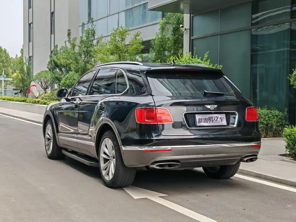 Bentley Bentayga — фото 6