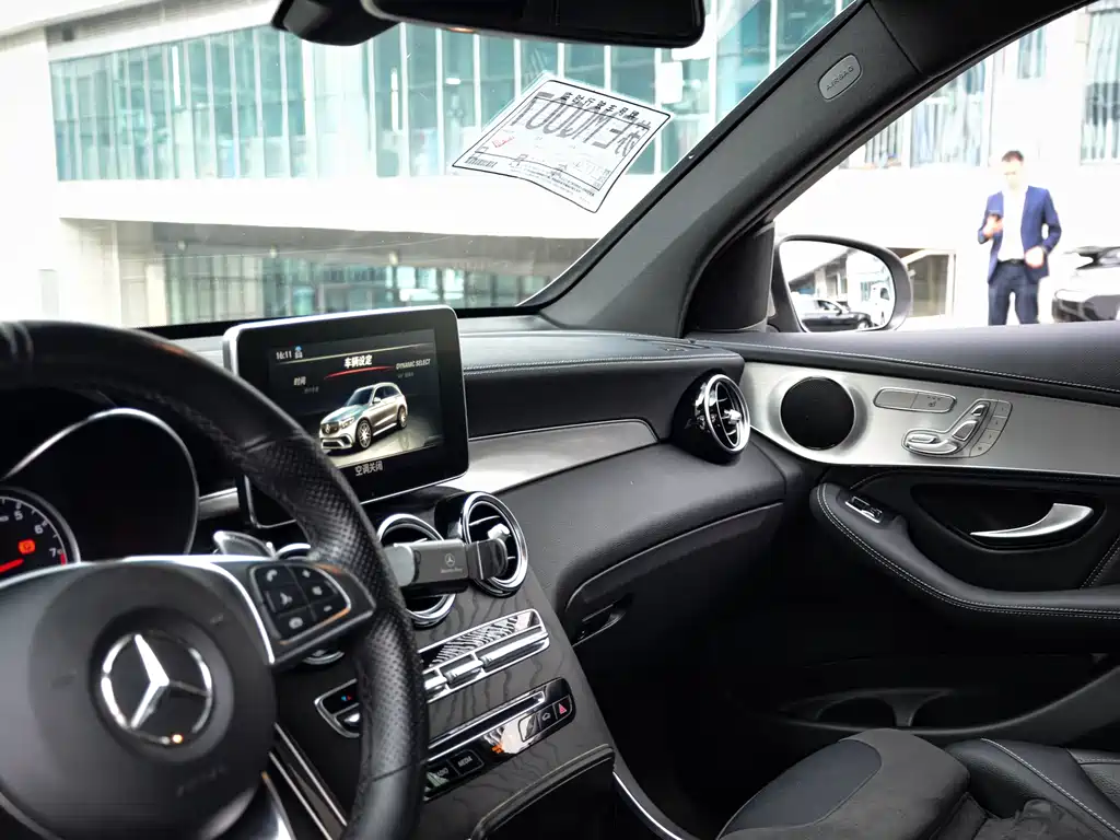 Mercedes-Benz GLC AMG — фото 14