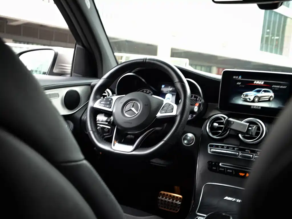 Mercedes-Benz GLC AMG — фото 22