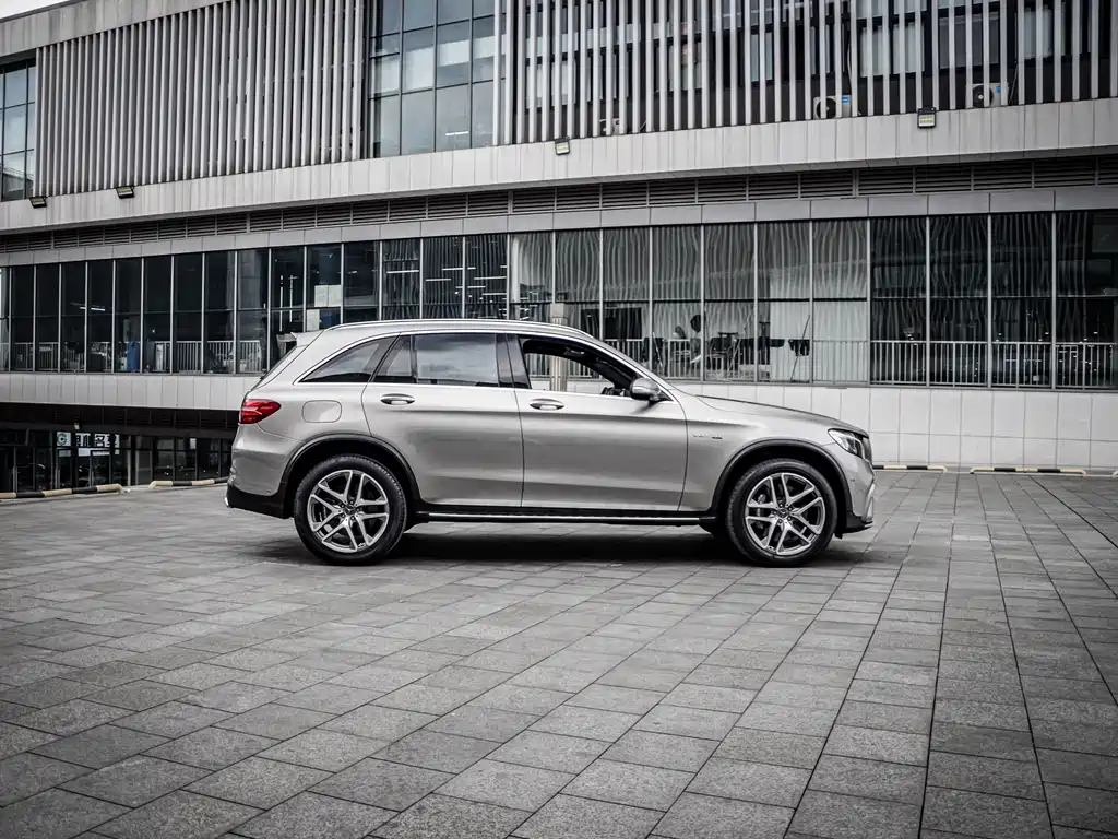 Mercedes-Benz GLC AMG — фото 7