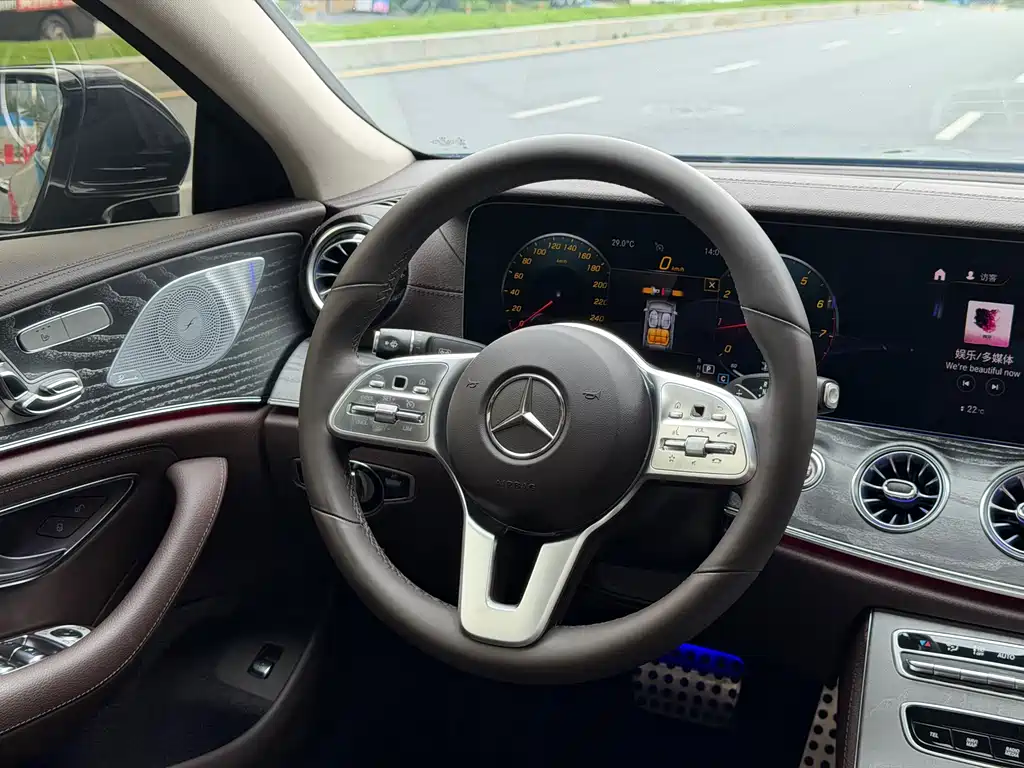 Mercedes-Benz CLS — фото 9