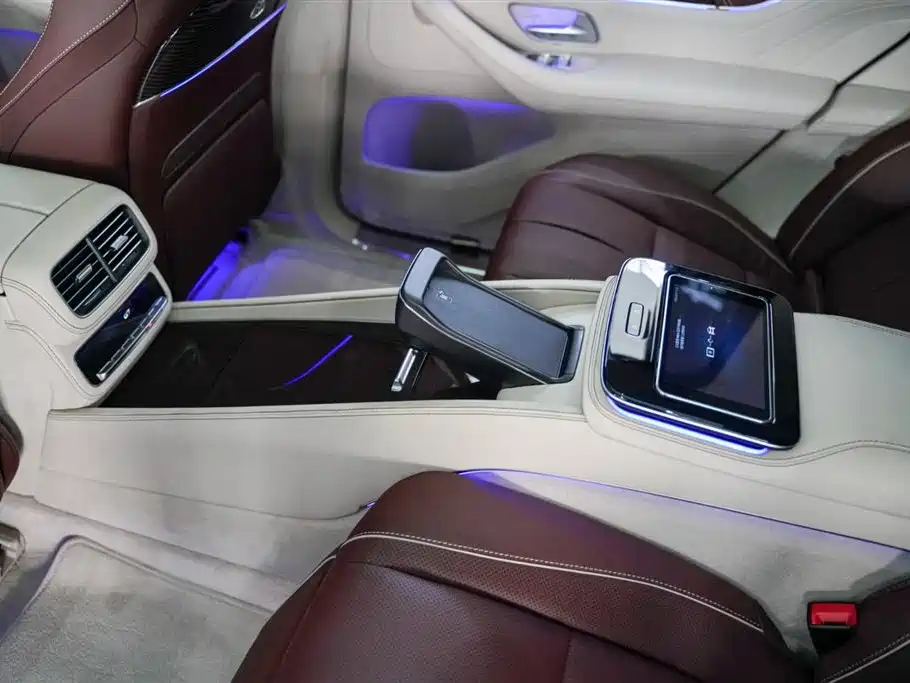 Mercedes-Benz GLS — фото 13