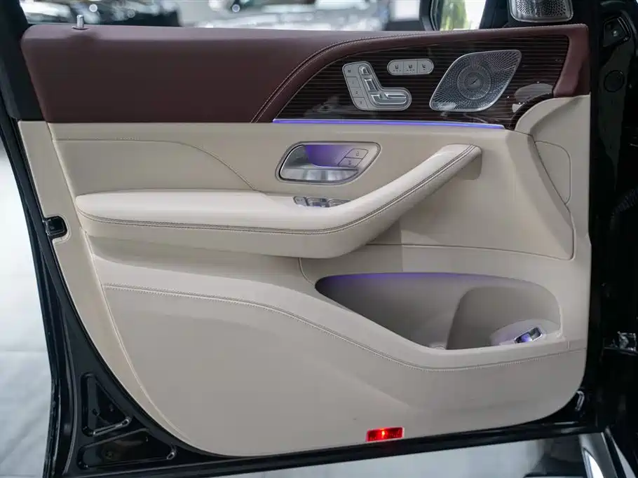 Mercedes-Benz GLS — фото 10
