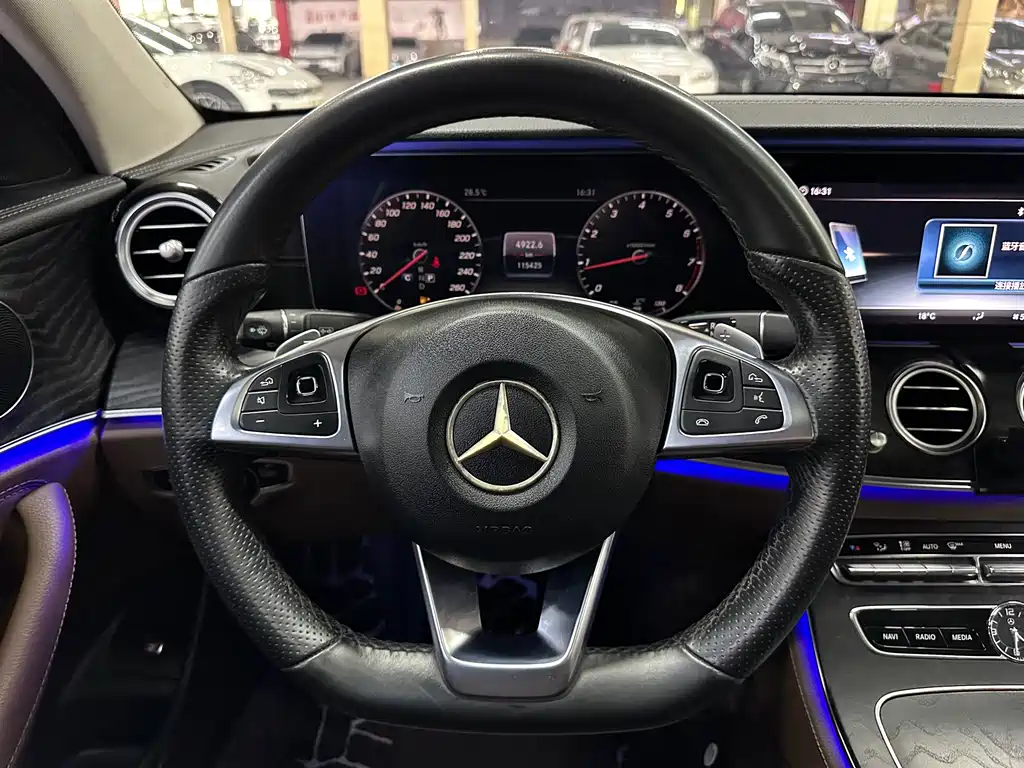 Mercedes-Benz E-Class — фото 10