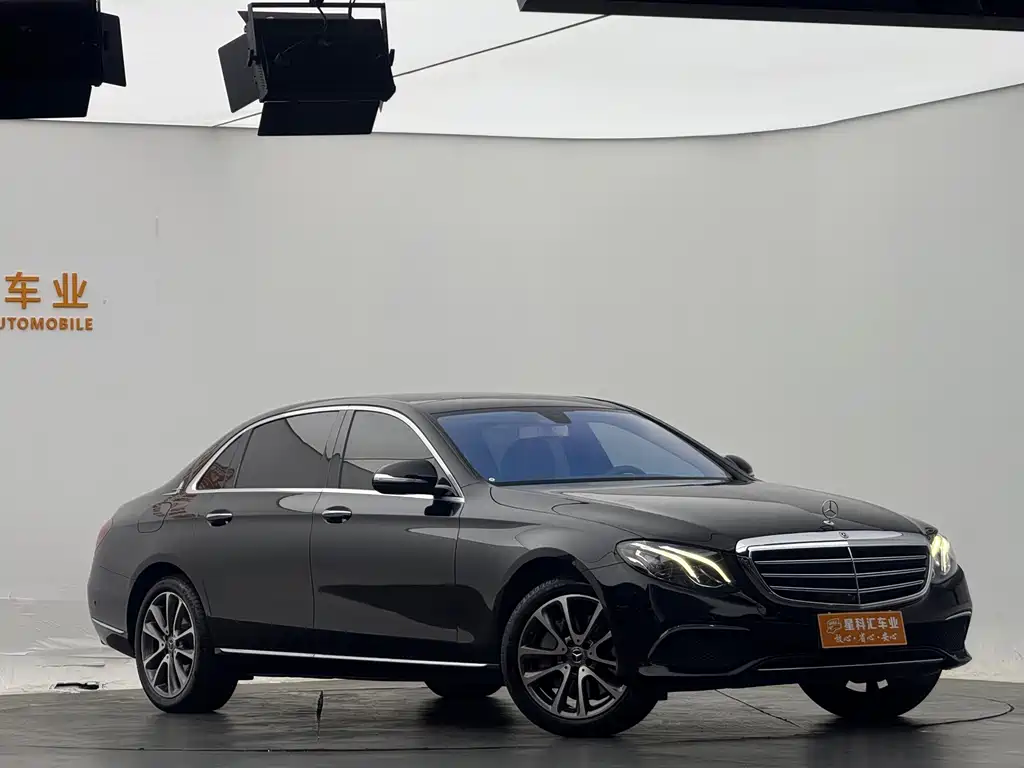 Mercedes-Benz E-Class — фото 2