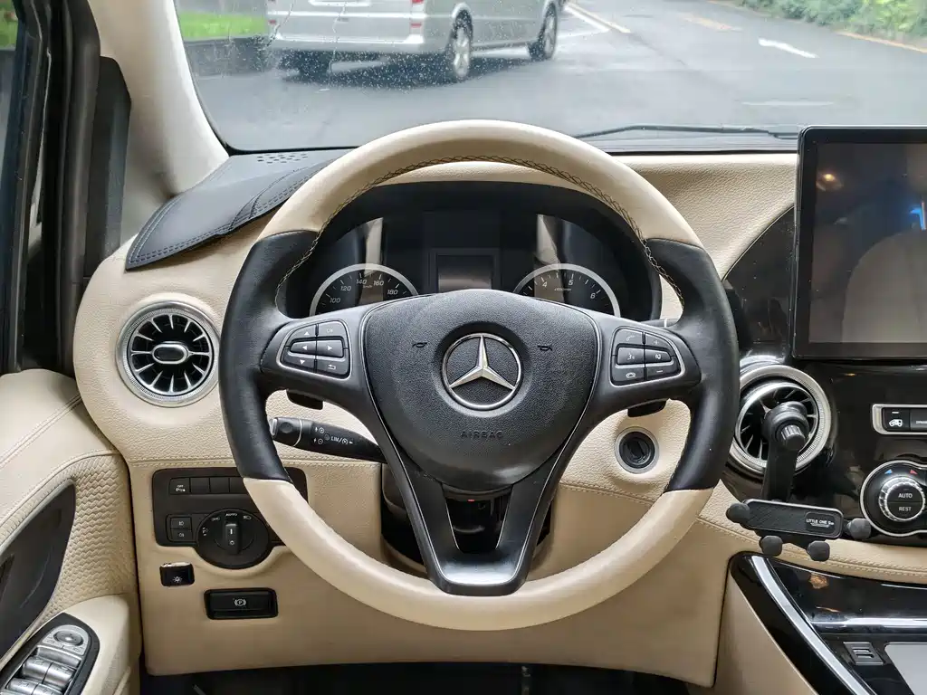 Mercedes-Benz Vito — фото 33