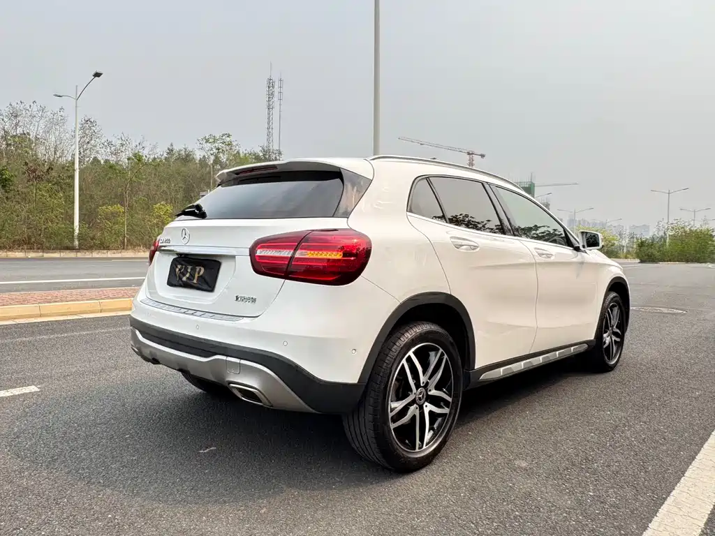 Mercedes-Benz GLA — фото 14