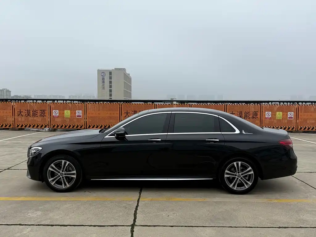 Mercedes-Benz E-Class — фото 8
